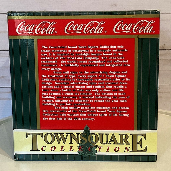 COCA COLA - Round The Square Sleigh Rides - Town Square Collection - Picture 11 of 12